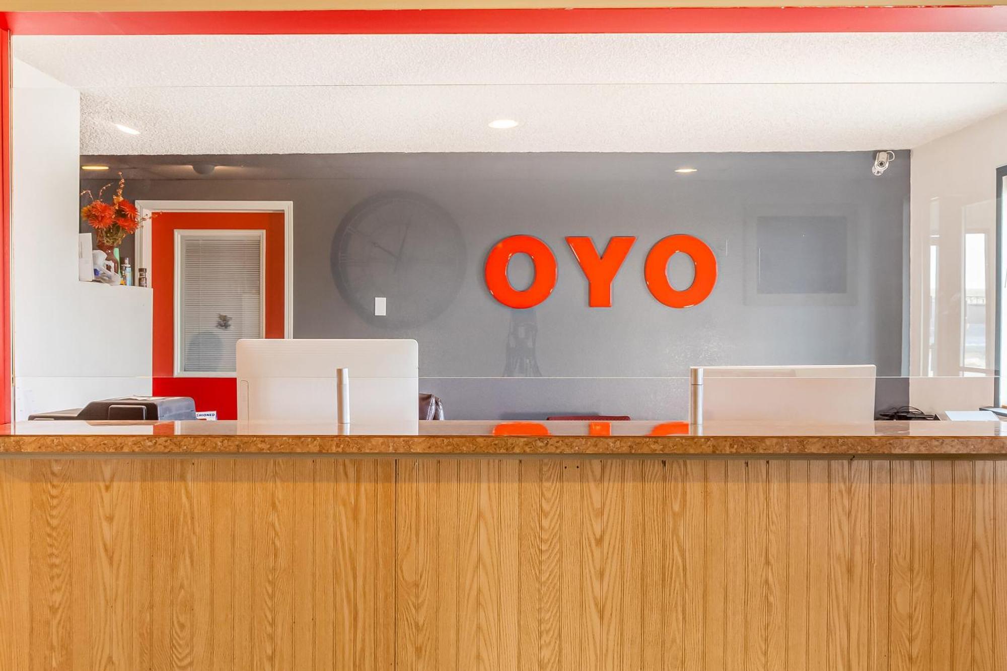 Oyo Hotel Shelby Mt Hwy 2 & I-15 Luaran gambar