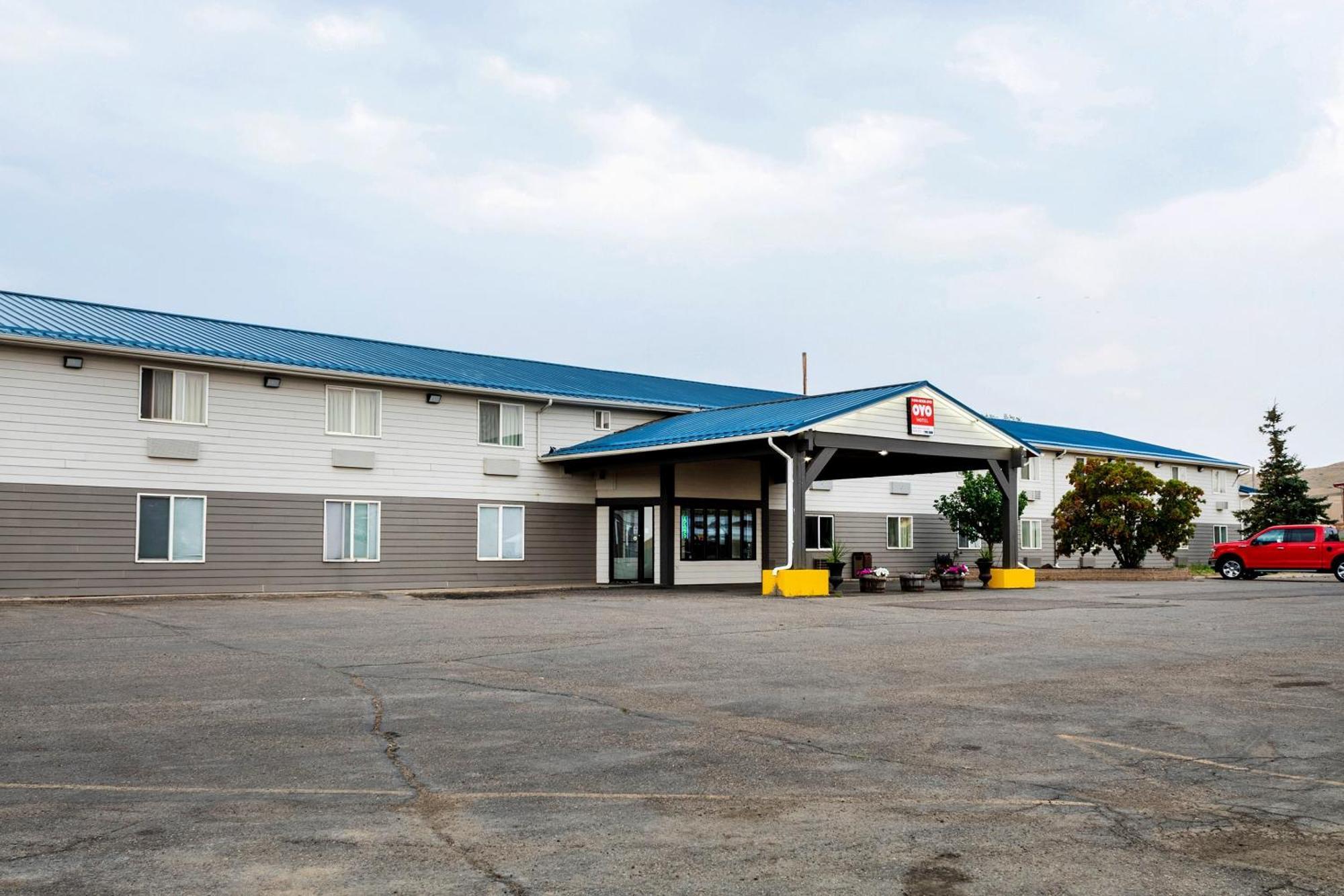 Oyo Hotel Shelby Mt Hwy 2 & I-15 Luaran gambar