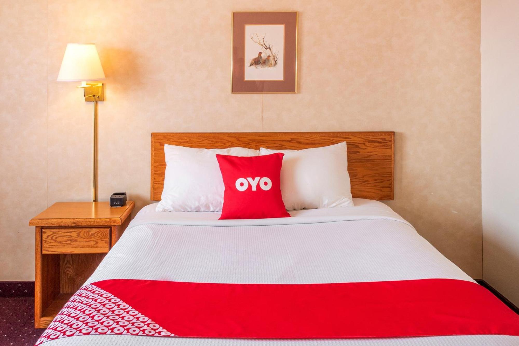 Oyo Hotel Shelby Mt Hwy 2 & I-15 Luaran gambar