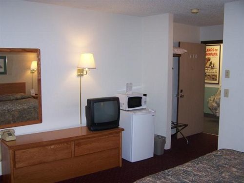 Oyo Hotel Shelby Mt Hwy 2 & I-15 Luaran gambar